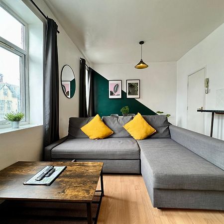 Space For Groups, 10 Mins From Queen St! 卡迪夫 外观 照片