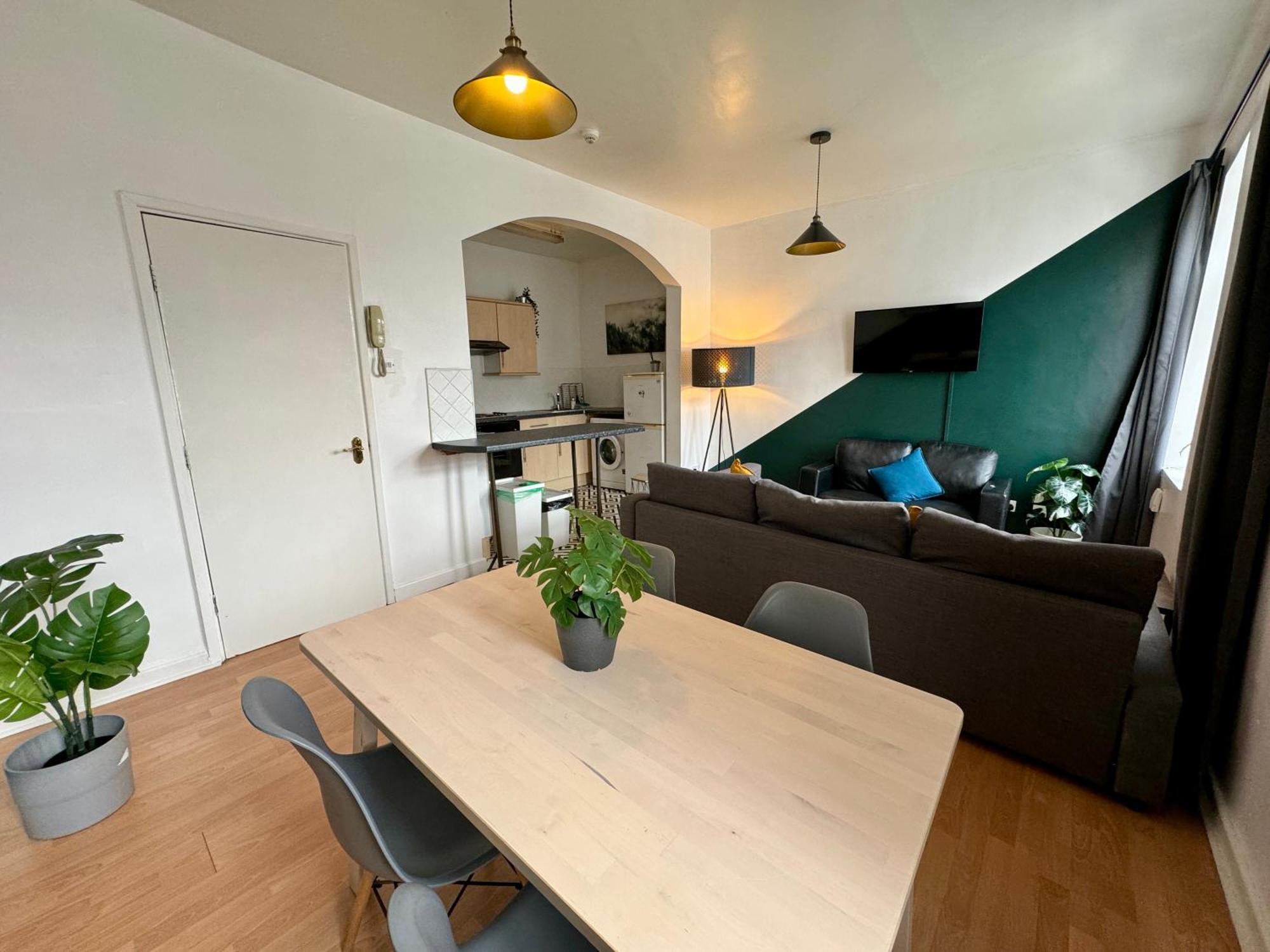 Space For Groups, 10 Mins From Queen St! 卡迪夫 外观 照片