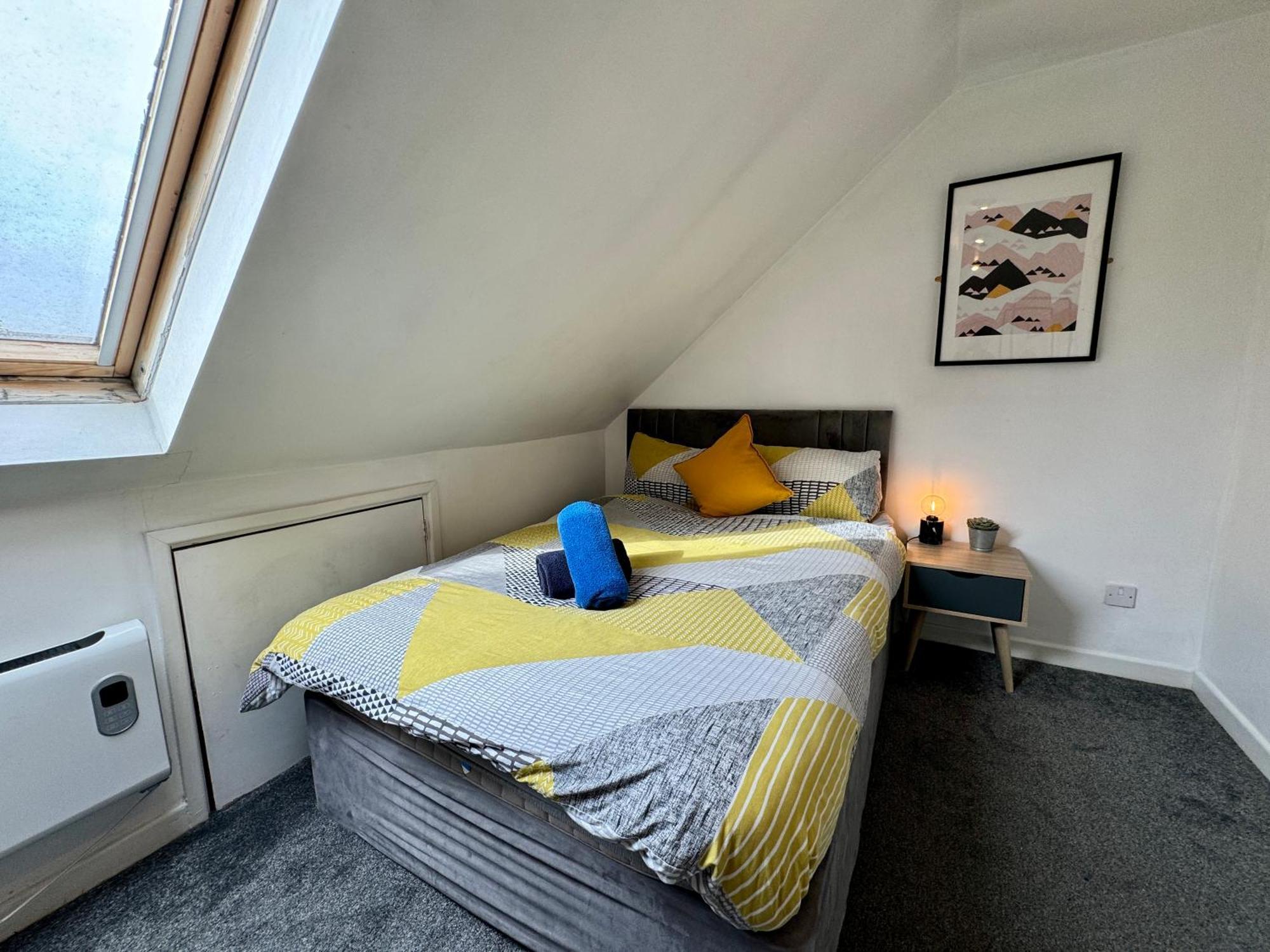 Space For Groups, 10 Mins From Queen St! 卡迪夫 外观 照片
